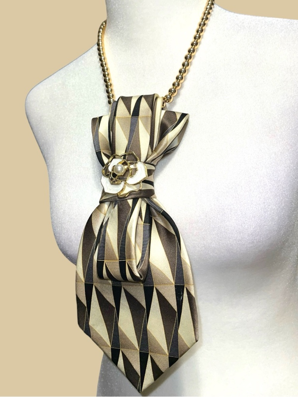 Geometric Pattern Gold & Brown Statement Pendant necktie Necklace - Picture 5 of 5